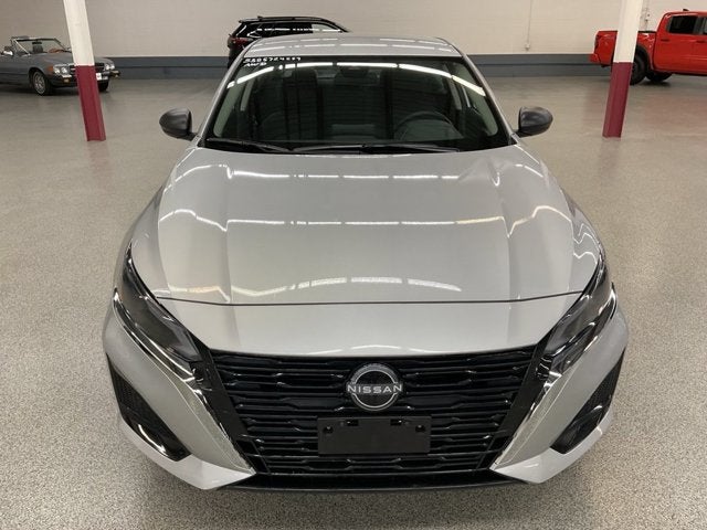 Used 2025 Nissan Altima SV with VIN 1N4BL4DW8SN405962 for sale in Duluth, Minnesota
