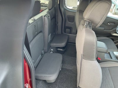 2024 Nissan Frontier SV