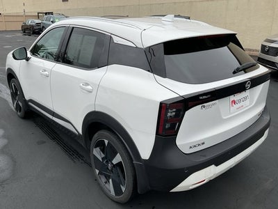 2025 Nissan Kicks SR