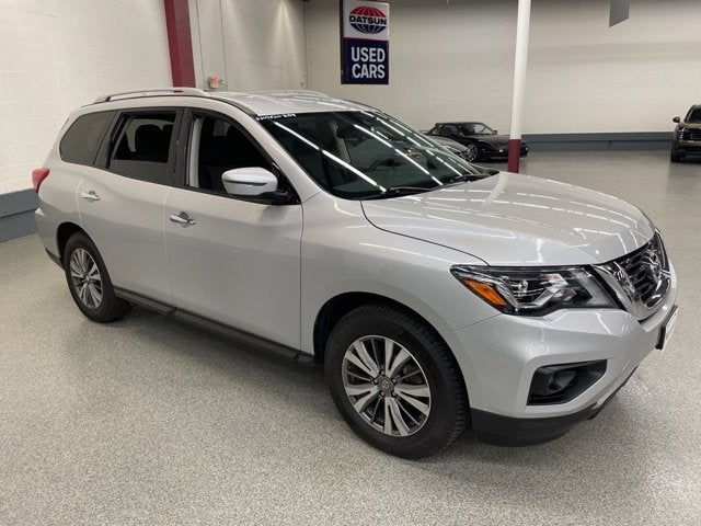 2020 Nissan Pathfinder SV