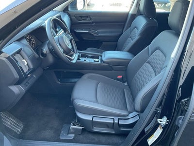 2025 Nissan Pathfinder S