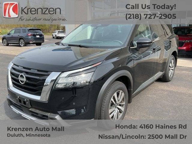 2025 Nissan Pathfinder SL 4WD's photo