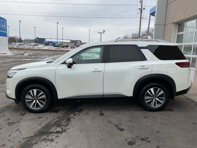 2024 Nissan Pathfinder SL