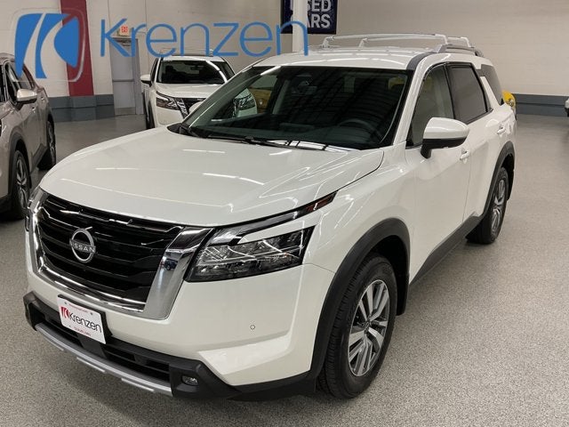 2024 Nissan Pathfinder SL