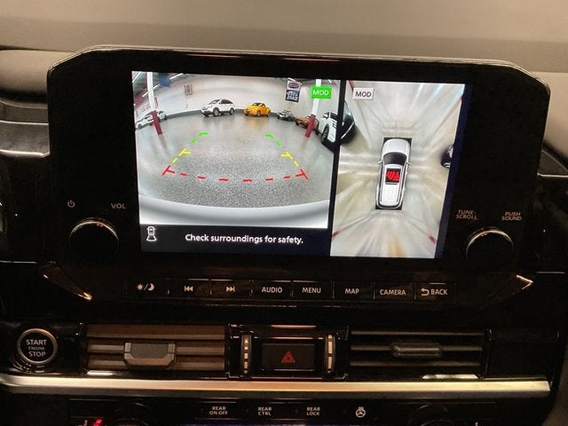 2024 Nissan Pathfinder SL