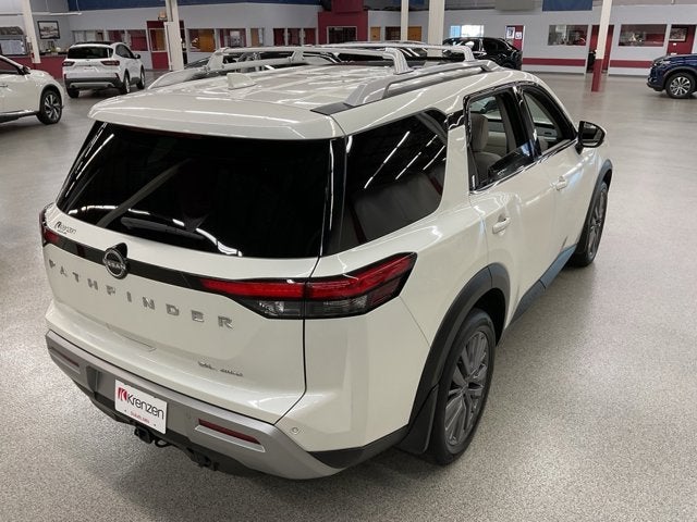 2023 Nissan Pathfinder SL