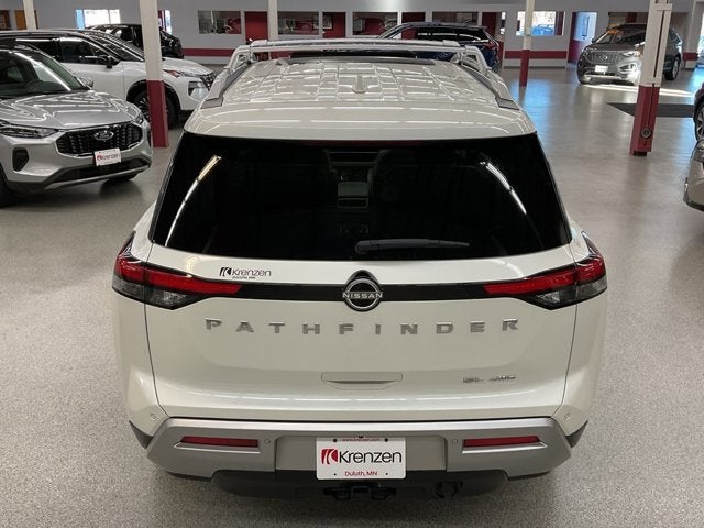 2023 Nissan Pathfinder SL