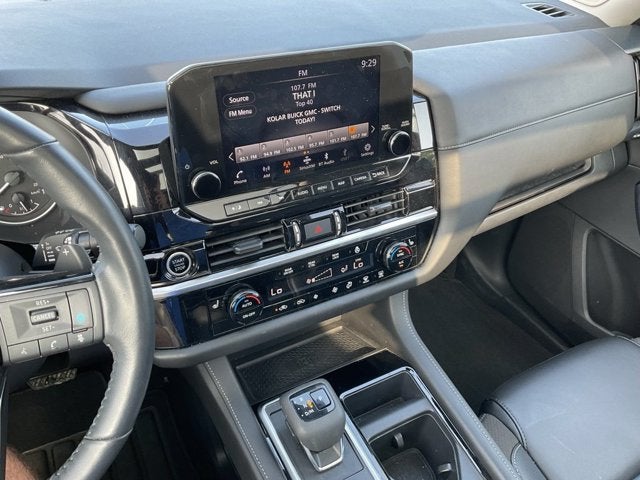 2024 Nissan Pathfinder SL