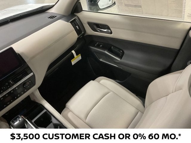 2026 Nissan Pathfinder SL