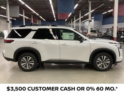 2026 Nissan Pathfinder SL