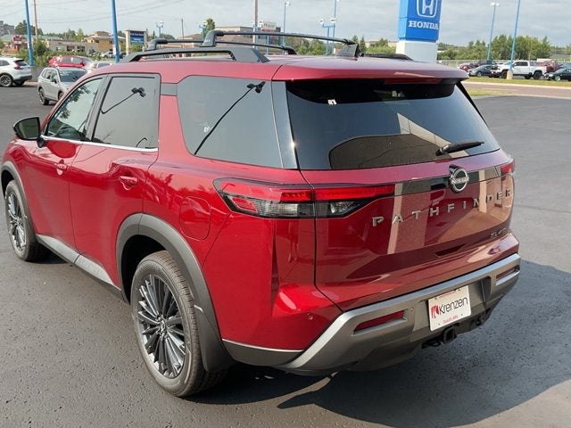 2026 Nissan Pathfinder SL
