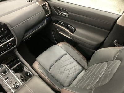 2025 Nissan Pathfinder Platinum