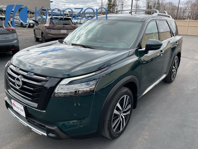 2023 Nissan Pathfinder Platinum