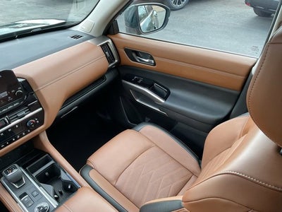 2023 Nissan Pathfinder Platinum