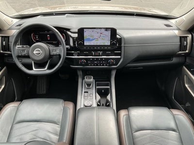 2023 Nissan Pathfinder Platinum