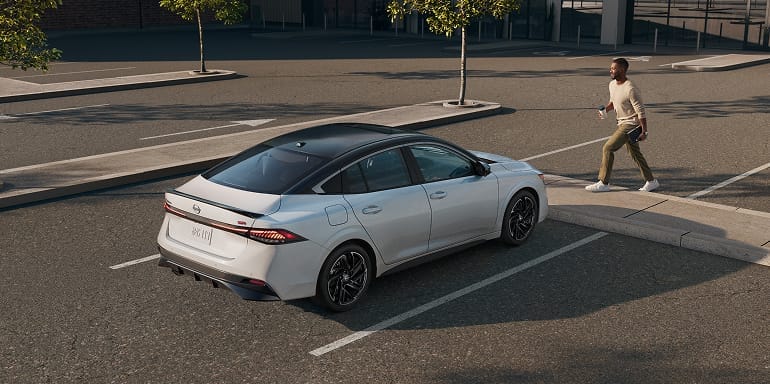 Krenzen Nissan in Duluth MN